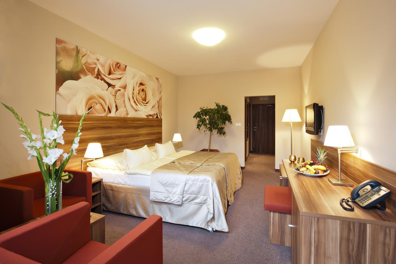 Hotel Velka Fatra Turčianske Teplice Exteriör bild